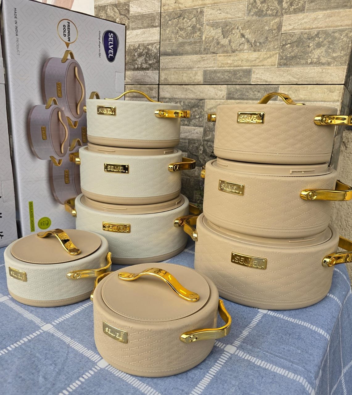 WhatsApp Image 2025-07-10 at 16.36.43 (1) Luxurious Insulated 4pcs set hotpots - Image 2